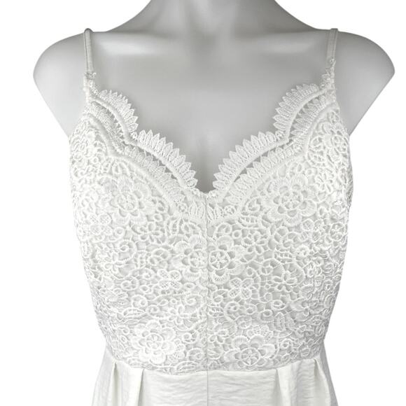 Forever 21 White Floral Embroidered Lace Sleeveless Boho Romper Shorts Size L - Picture 3 of 4